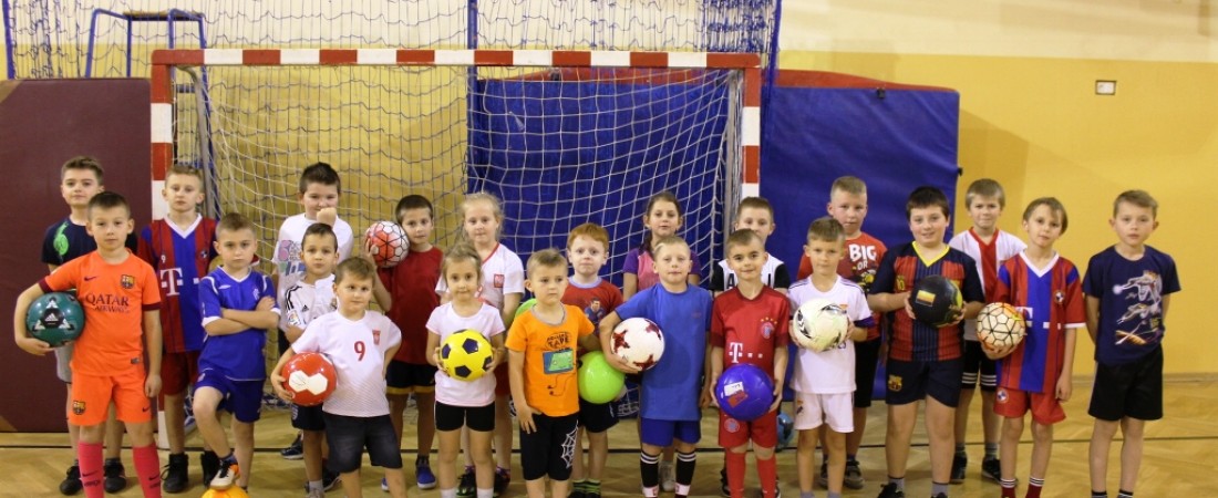 Spotkania piłkarek i piłkarzy