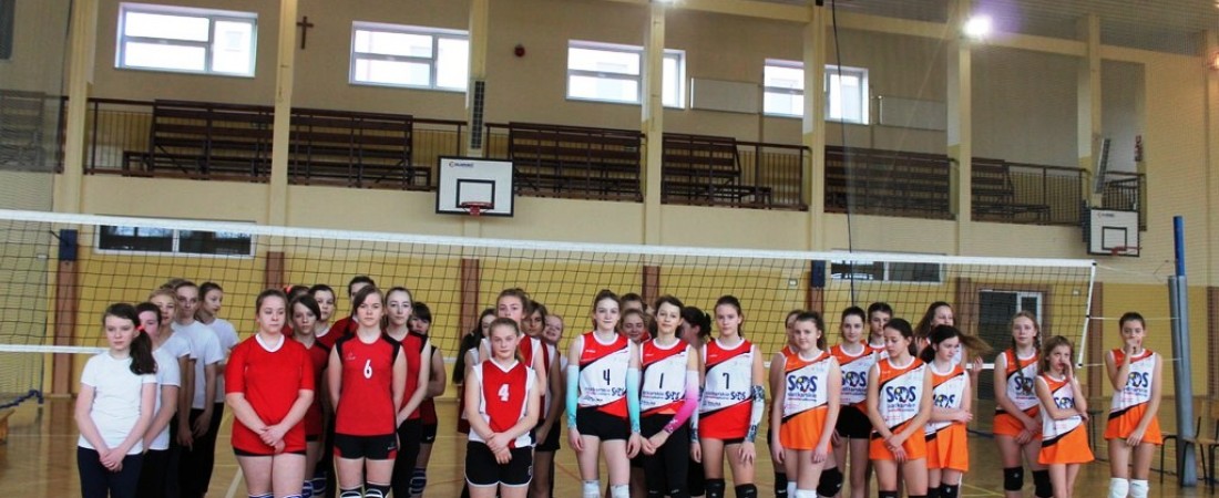 Komunikat z zawodów sportowych w mini piłce siatkowej dziewcząt