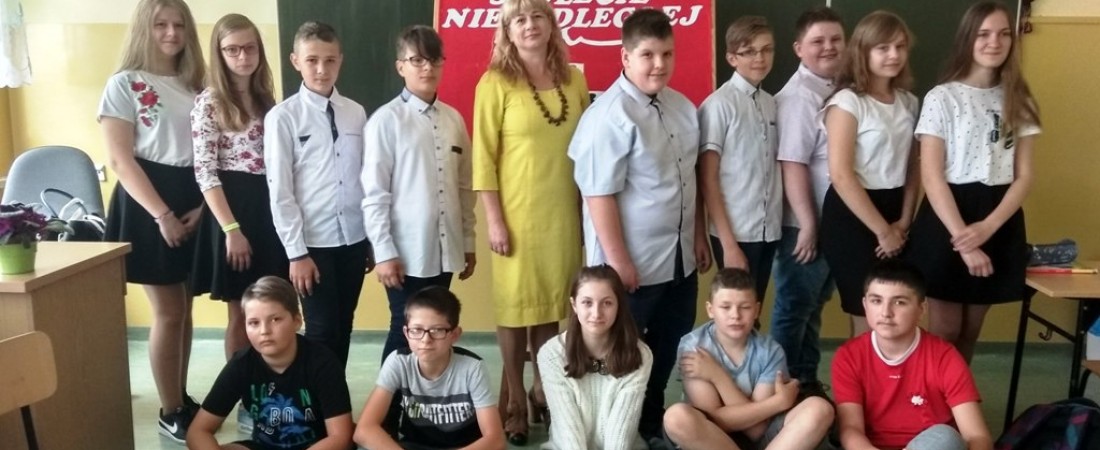 „100 wierszy na stulecie Niepodległej”- konkurs recytatorski w kl. VI