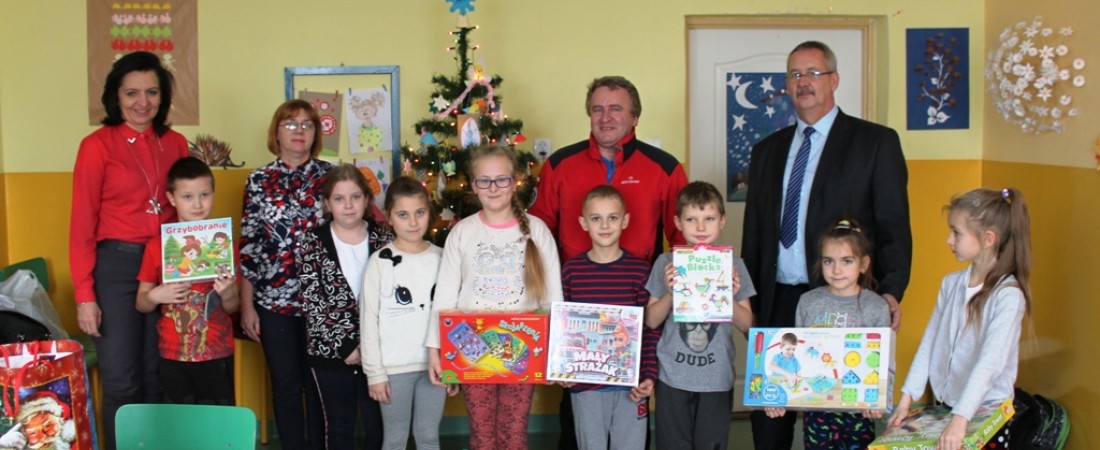 Rokietnica.  Świąteczne upominki dla dzieci.