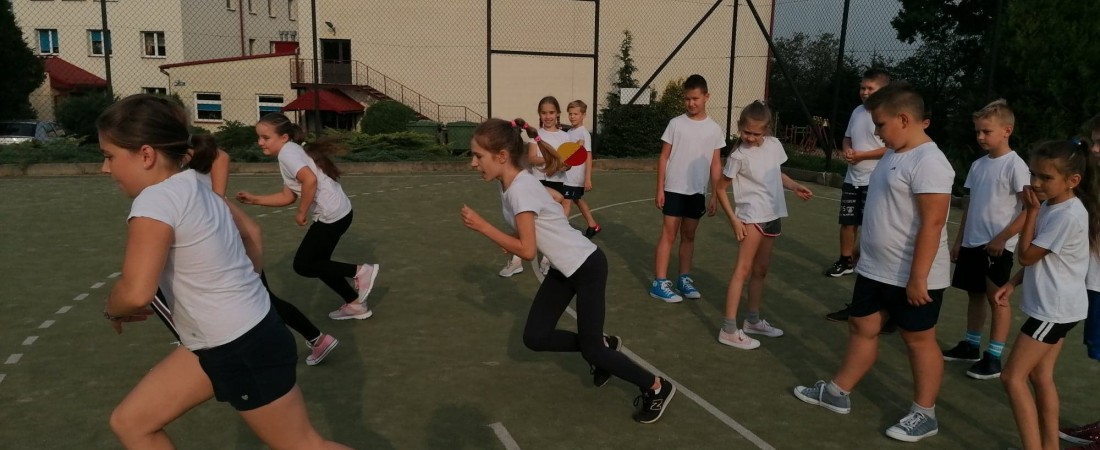 Narodowy Dzień Sportu w Szkole Podstawowej im. Jana Pawła II w Rokietnicy.