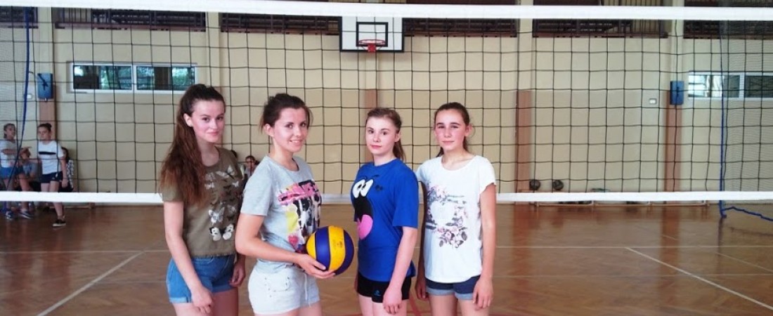 Szkolny turniej piłki siatkowej dziewcząt