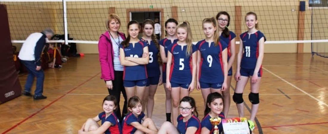 Powiatowe Igrzyska Młodzieży Szkolnej w Mini Piłce Siatkowej Dziewcząt