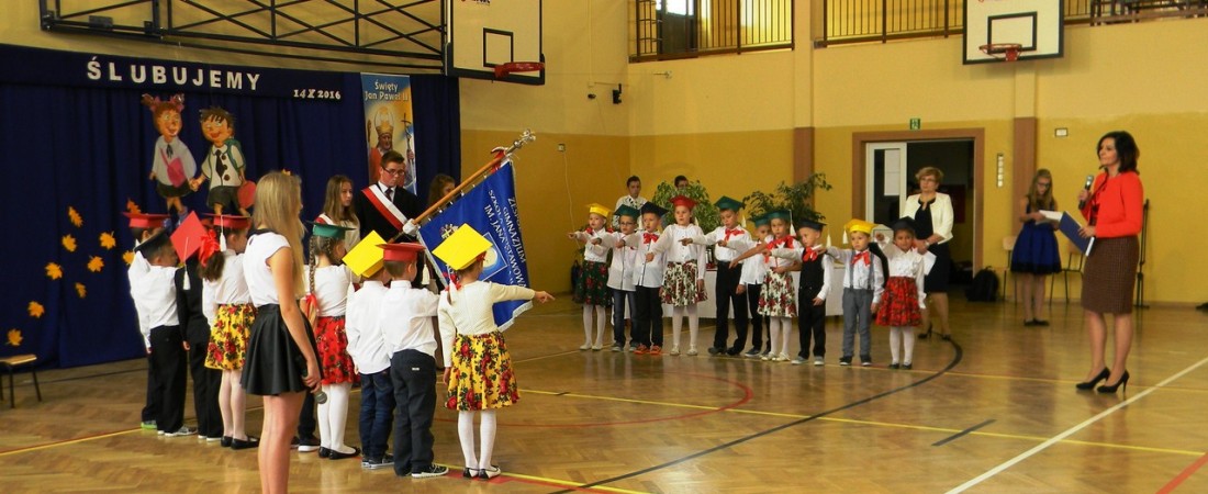 Ślubowanie uczniów klasy pierwszej