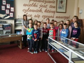 KLASA  III  W  SZKOLNEJ  IZBIE  PAMIĘCI