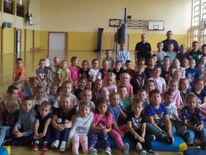 ,,Bezpieczna droga do szkoły” - spotkanie z policjantami
