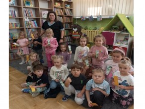 Dzień Głośnego Czytania – przedszkolaki z wizytą w Bibliotece Komunalnej